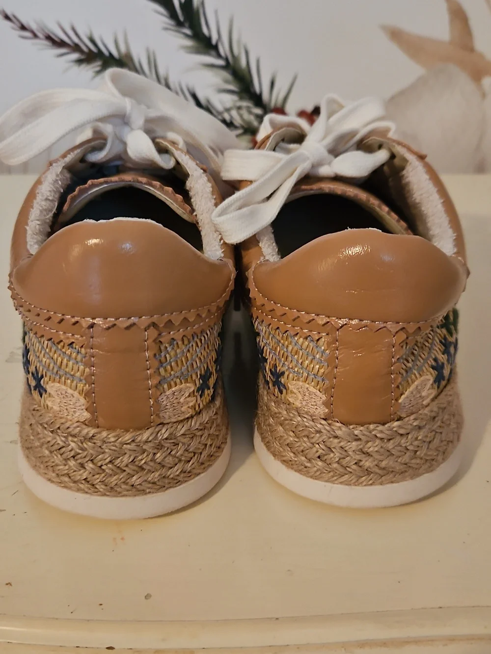 NWOB Dolce Vita Azalia Floral Raffia Sneakers, 7.5, Embroidered, Raffia, Coastal - Picture 5 of 8